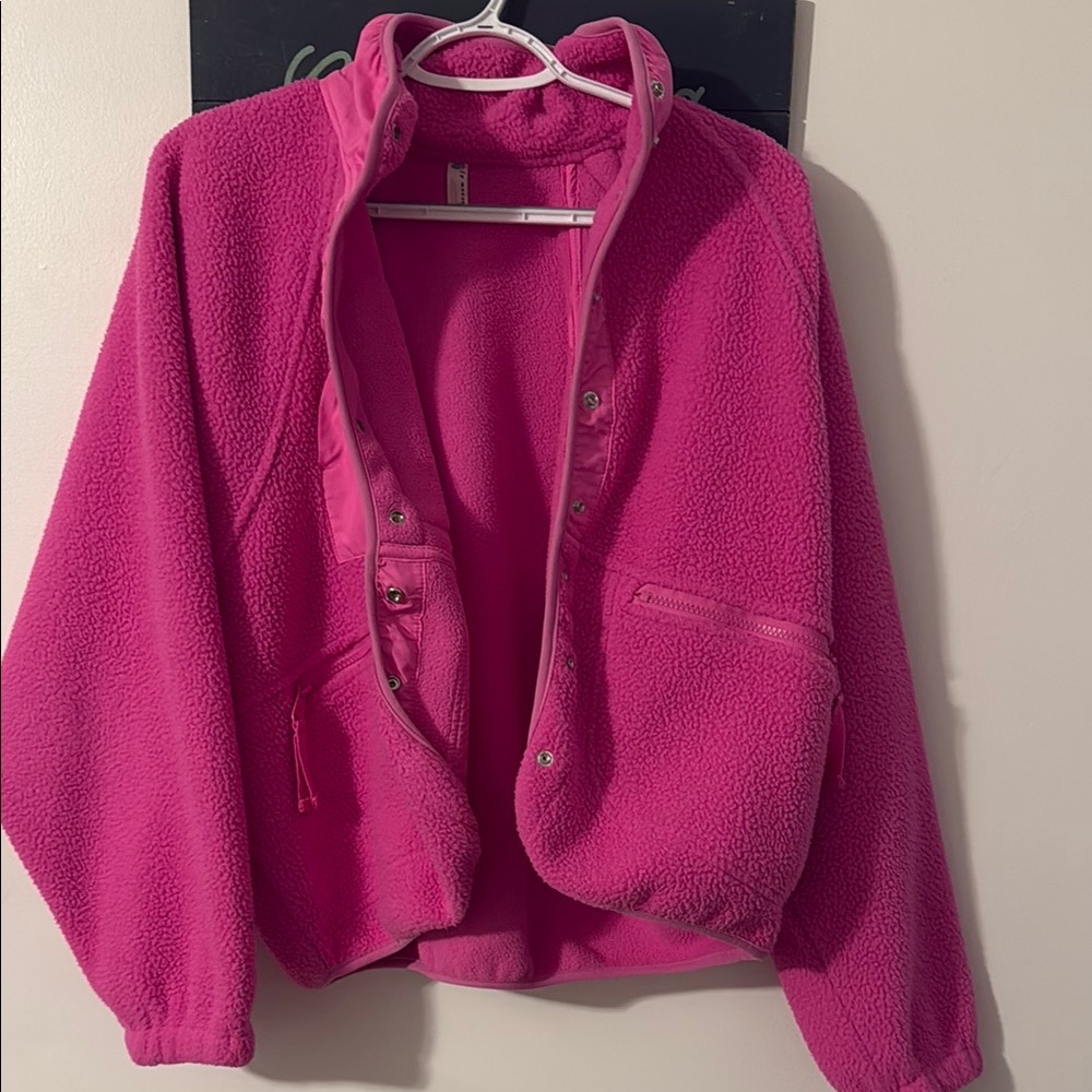Free People Hit the Slopes Fleece jacket! Size Small🩷